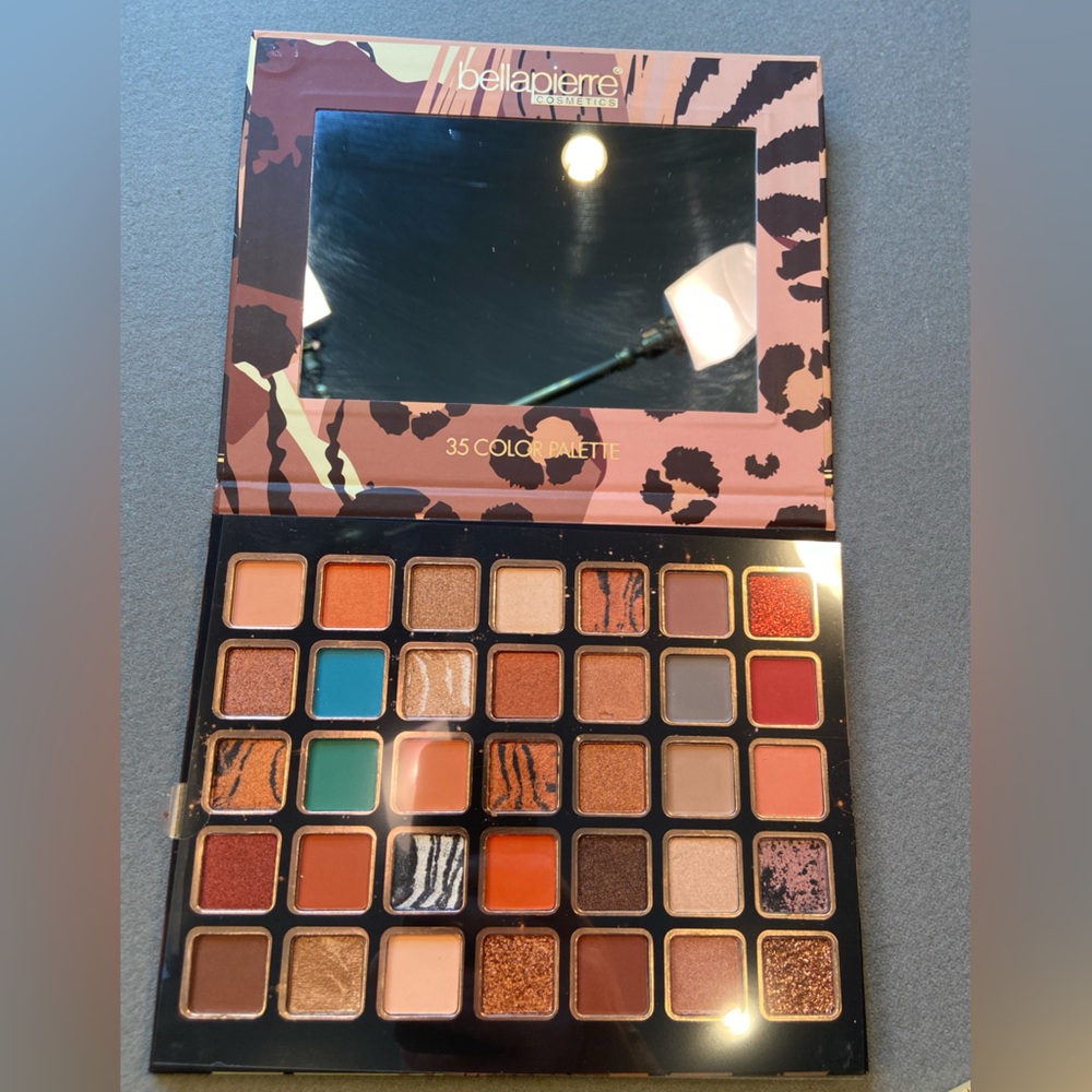 NWT, Bella Pierre Cosmetics, Eyeshadow‎ Palette, 35 colors, Safari
